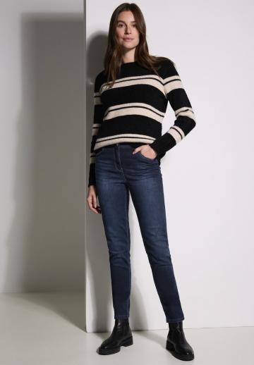 Короткие джинсы