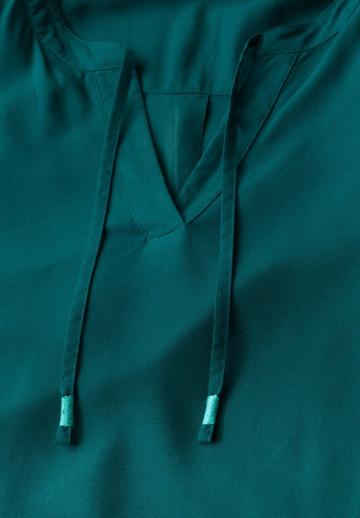 Атласная блузка