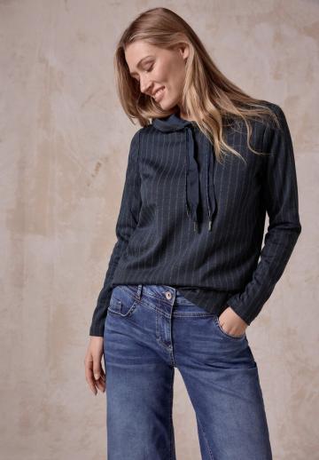 Пуловер с капюшоном