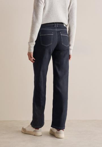 Прямые джинсы