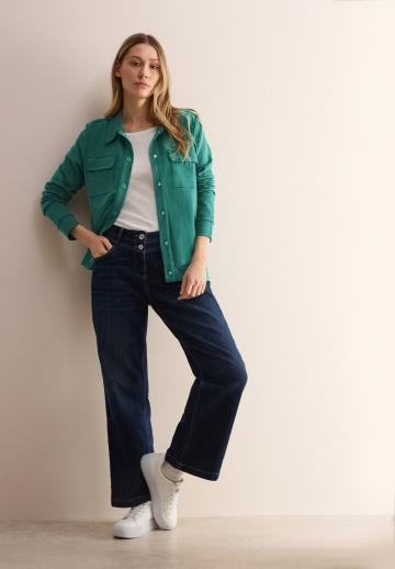 Куртка с накладнымит карманами