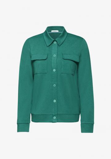 Куртка с накладнымит карманами