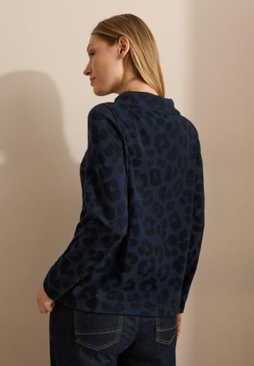 Пуловер с капюшоном