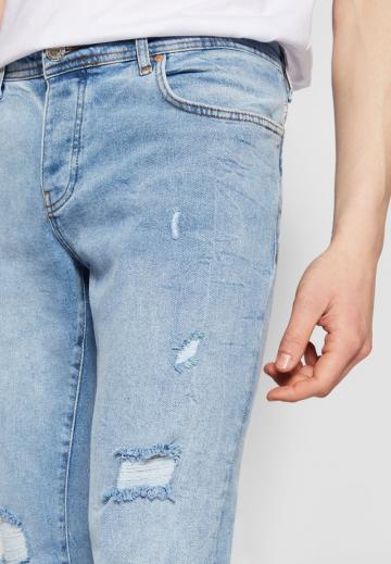 Узкие джинсы