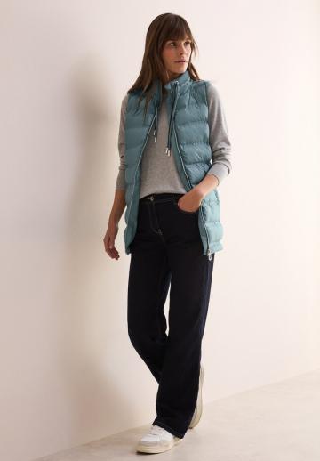 Длинный жилет