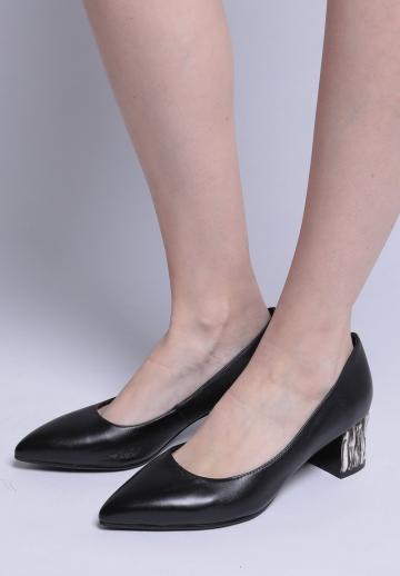 Туфли с высоким носом