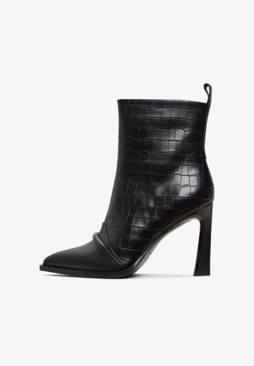 Полусапожки на высоком каблуке