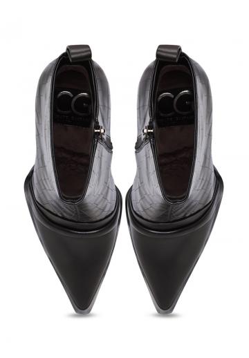 Полусапожки на высоком каблуке