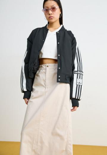 Юбка с накладными карманами