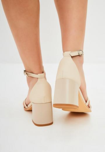 Гандбольные кроссовки