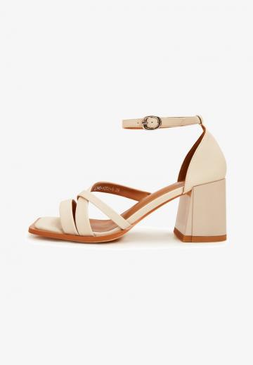 Гандбольные кроссовки