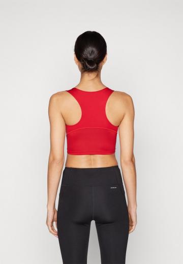 Спортивный топ