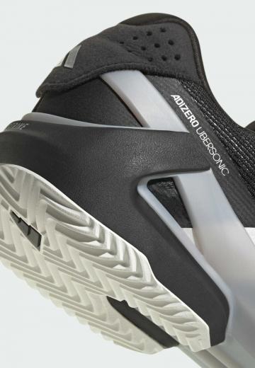 Теннисные кроссовки