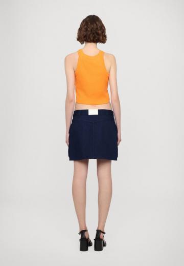 Юбка с накладными карманами