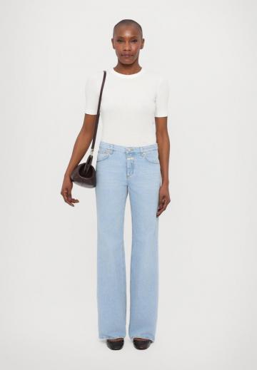 Джинсы бойфренда