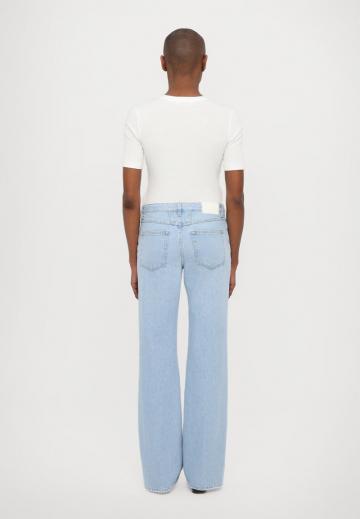 Джинсы бойфренда