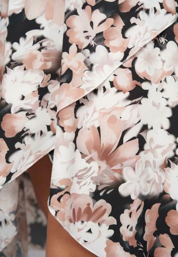 Платье без бретелек