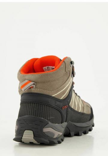 Походные кроссовки