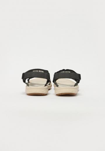 Спортивные сандалии