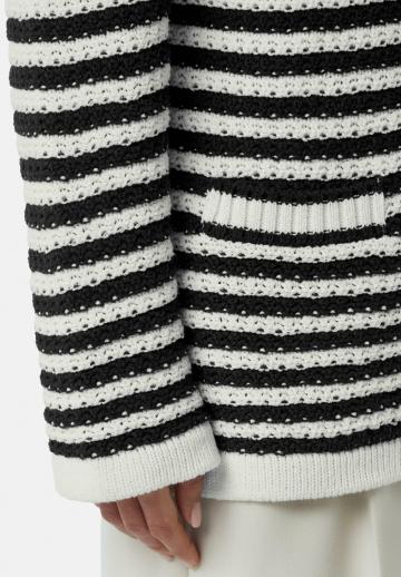 Длинный жилет