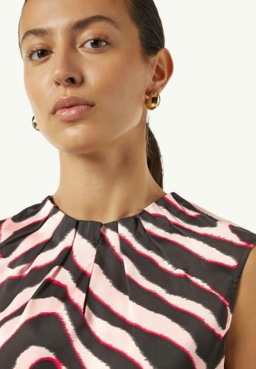 Блузка без рукавов