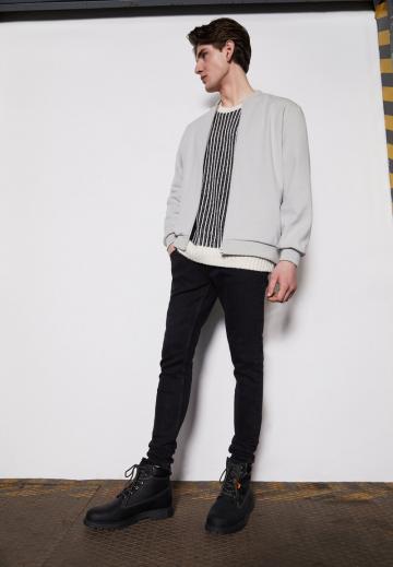 Узкие джинсы