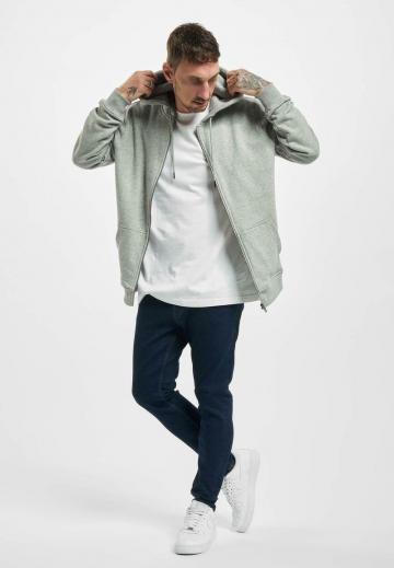 Узкие джинсы