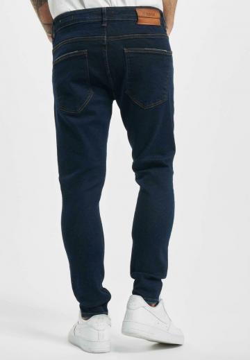 Узкие джинсы