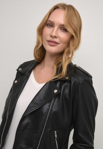 Короткая куртка