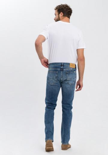 Узкие джинсы