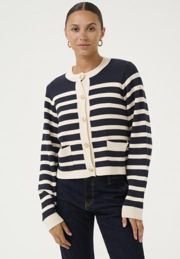 Вязаный жилет