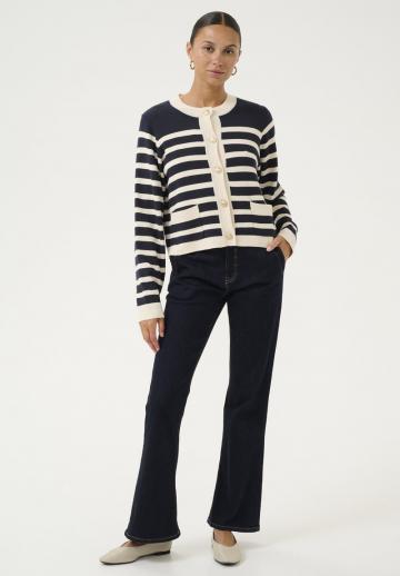 Вязаный жилет