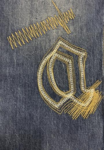 Клешеные джинсы