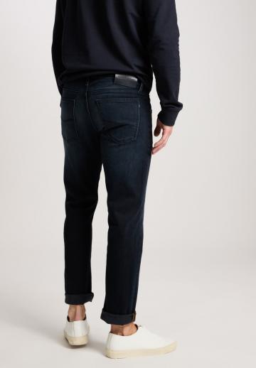Узкие джинсы
