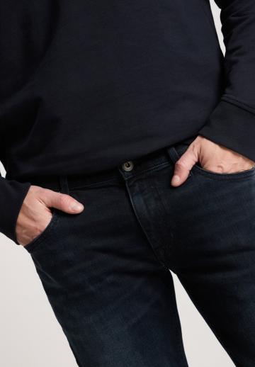 Узкие джинсы