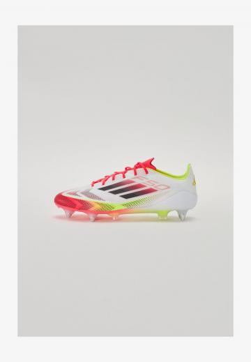 Футбольные бутсы