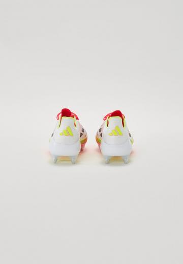 Футбольные бутсы