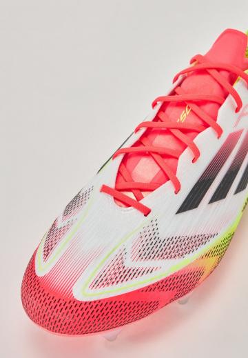 Футбольные бутсы