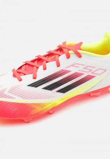 Футбольные бутсы