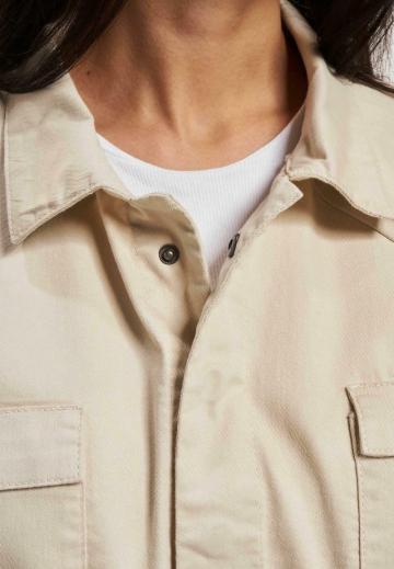 Блейзер с накладными карманами