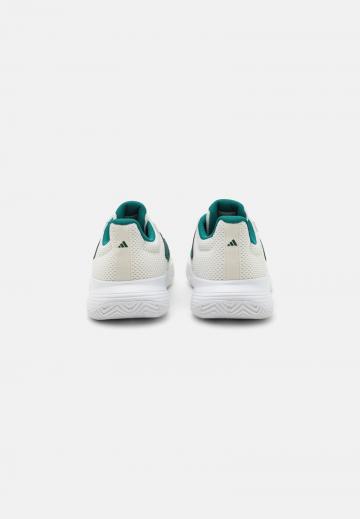 Теннисные кроссовки