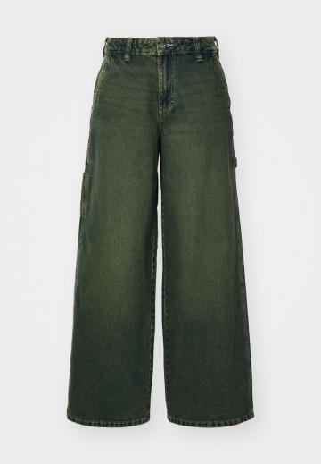 Свободные джинсы