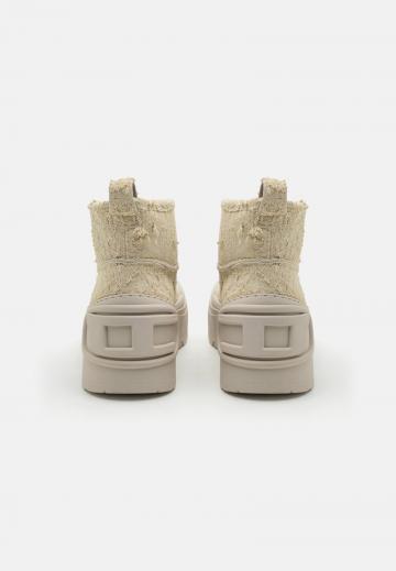 Полусапожки на платформе