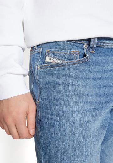 Прямые джинсы