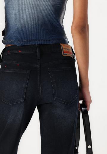 Прямые джинсы