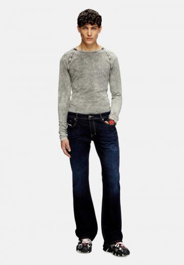 Клешеные джинсы