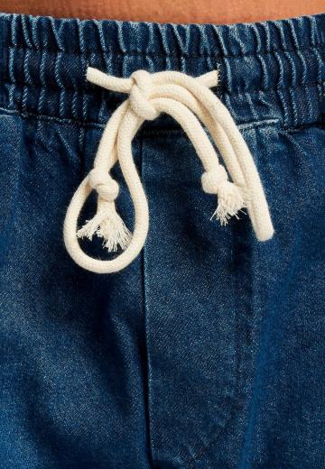 Узкие джинсы