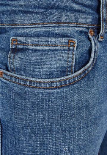 Узкие джинсы