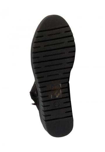 Сапожки на танкетке