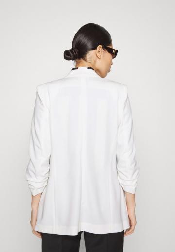 Длинный блейзер